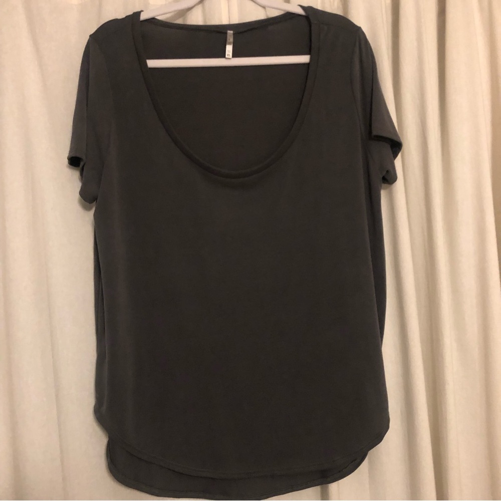 BKE. Gray shirt sleeve XL top.